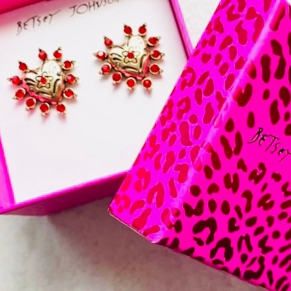 🆕Betsey Johnson Gold-Tone Heart Stud Earrings - Picture 11 of 12